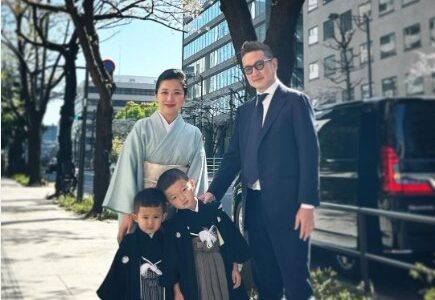 中村獅童、キレイな妻を顔出し！そっくり息子２人と家族ショット「ファミリー素敵です」の声