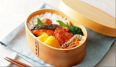 食中毒の危険も…「お弁当に入れてはいけない」NGおかずを管理栄養士が解説