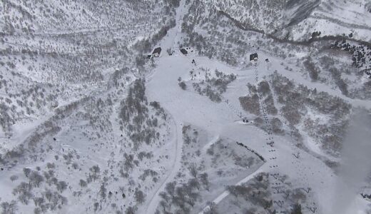 スキー場でスノーボードをしていた女子大学生がコース脇の新雪に埋もれて心肺停止の状態で発見　新潟・湯沢町